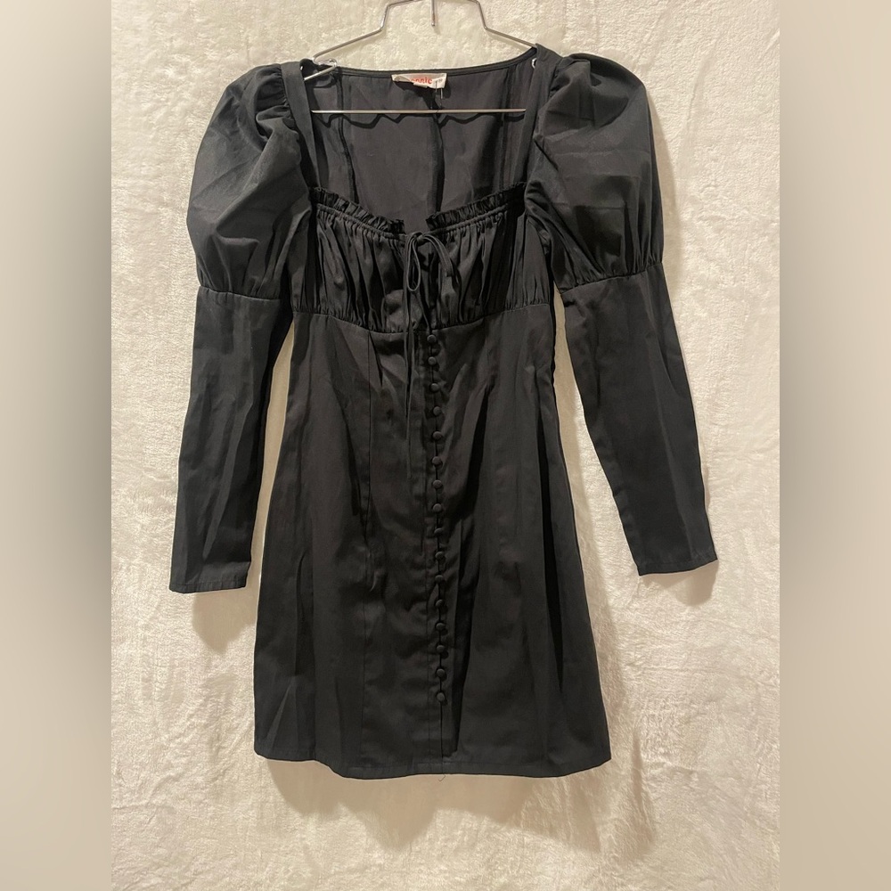 Elegant Black Puff Sleeve Dress (1.8)